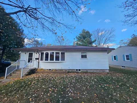 630 W Hosmer St, Marinette, WI 54143