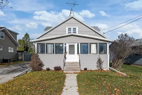 866 3rd St, Menasha, WI 54952