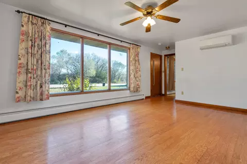 Living - 3047 S Pine Tree Rd, Oneida, WI 54155 photo 3 of 10