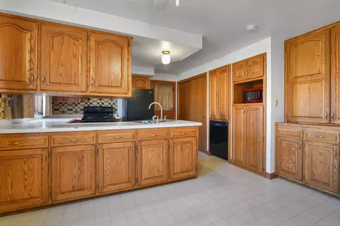 Kitchen - 3047 S Pine Tree Rd, Oneida, WI 54155 photo 4 of 10