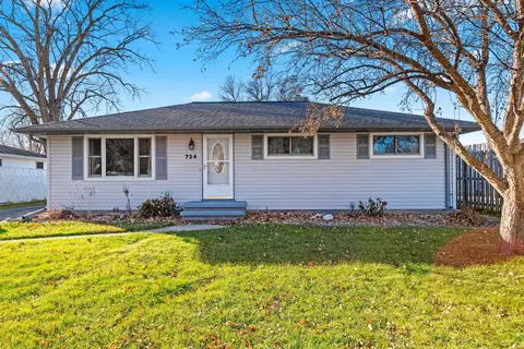 724 Melissa St, Menasha, WI 54952
