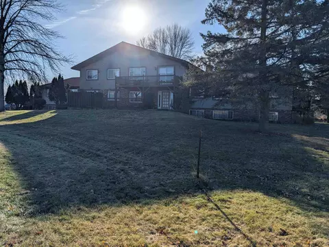 n5625 Riverside Drive, Shawano, WI 54166