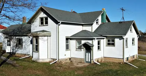 n2119 Bay De Noc Drive, Menominee, MI 49858