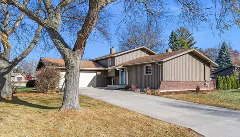 1000 Greendale St, Menasha, WI 54952