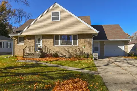 848 Redwood Dr, Green Bay, WI 54304