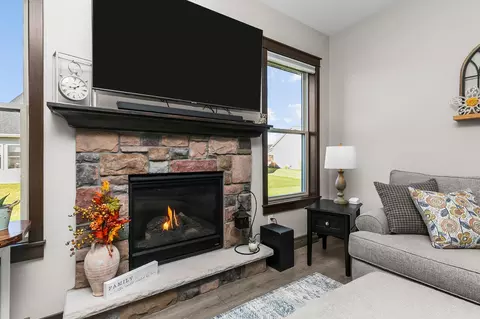 Living - 2712 W Fallen Oak Dr, Appleton, WI 54913 photo 2 of 2