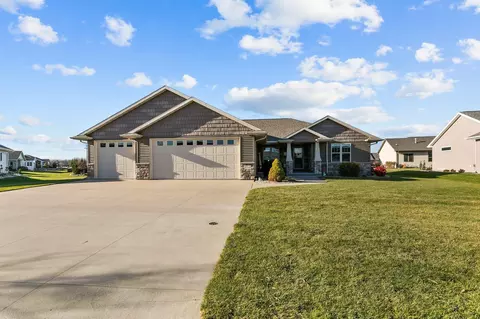 2712 W Fallen Oak Dr, Appleton, WI 54913