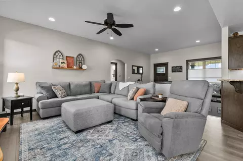 Living - 2712 W Fallen Oak Dr, Appleton, WI 54913 photo 1 of 2