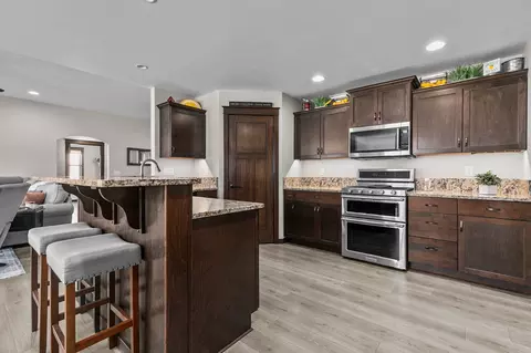 Kitchen - 2712 W Fallen Oak Dr, Appleton, WI 54913 photo 1 of 2