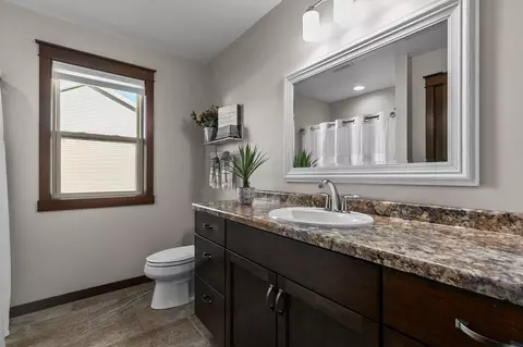 Bath - 2712 W Fallen Oak Dr, Appleton, WI 54913 photo 1 of 2