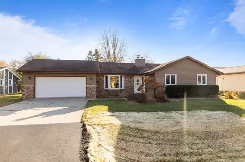 1697 Margeo Dr, Neenah, WI 54956