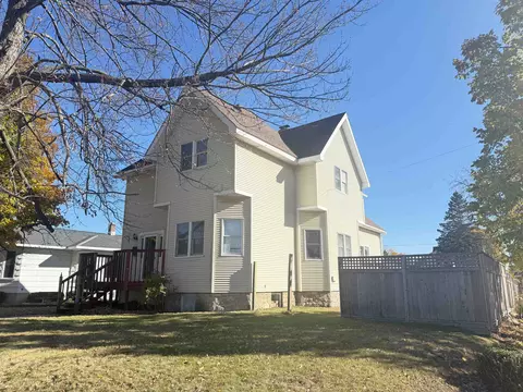718 Jackson St, Marinette, WI 54143