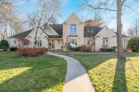 2416 Woodland Ter, Neenah, WI 54956