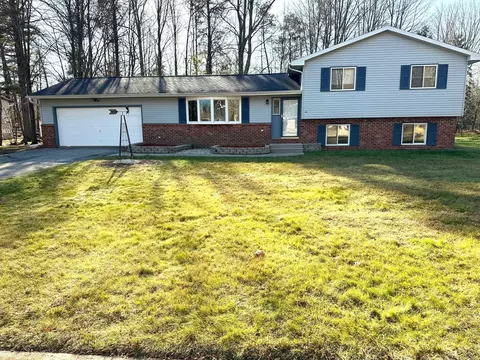 707 Mccagg St, Peshtigo, WI 54143