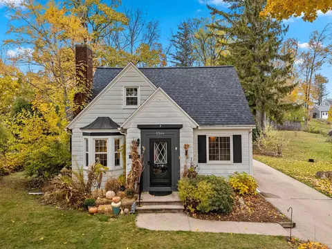 2344 Oakwood Ave, Green Bay, WI 54301