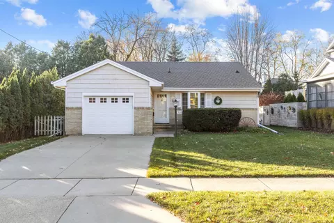 308 11th St, Neenah, WI 54956