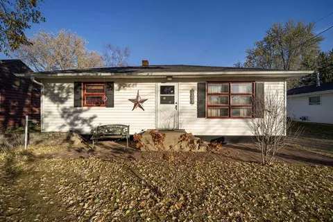 1312 Jefferson St, New London, WI 54961