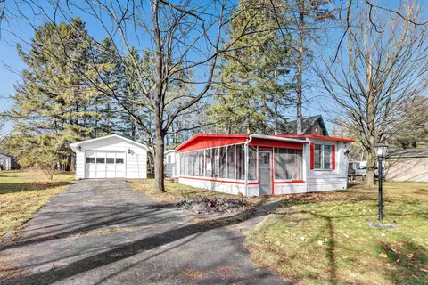 9535 Holt Park Rd, Suring, WI 54174