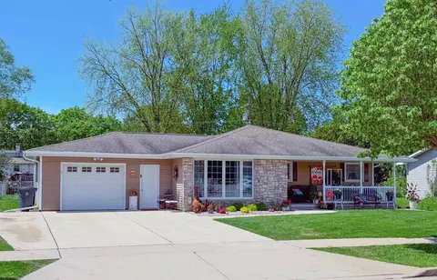 2112 S Oneida St, Green Bay, WI 54304