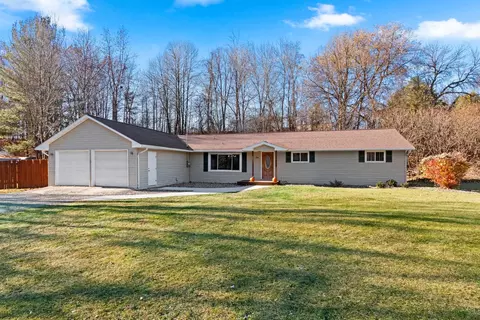 3263 Uphill Dr, Green Bay, WI 54313