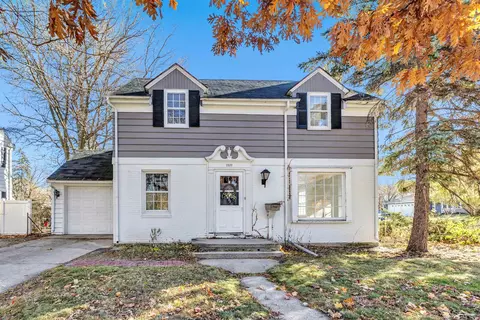 2377 S Webster Ave, Green Bay, WI 54301