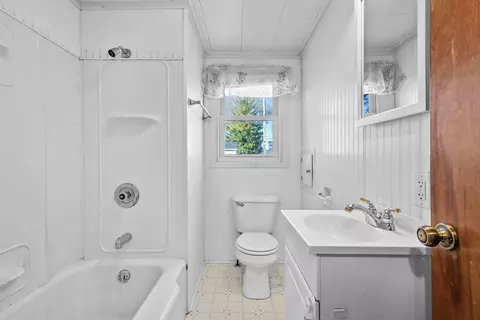 Bath - 400 S Douglas St, Appleton, WI 54914 photo 1 of 1