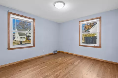 Bedroom - 400 S Douglas St, Appleton, WI 54914 photo 2 of 3