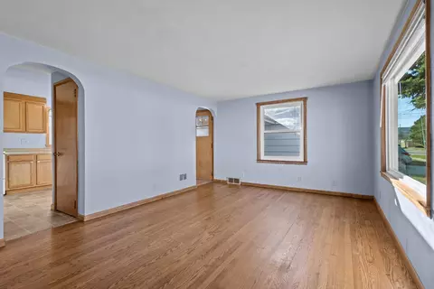 Living - 400 S Douglas St, Appleton, WI 54914 photo 1 of 2