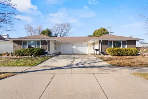 2411 N Eugene St, Appleton, WI 54914 photo 1