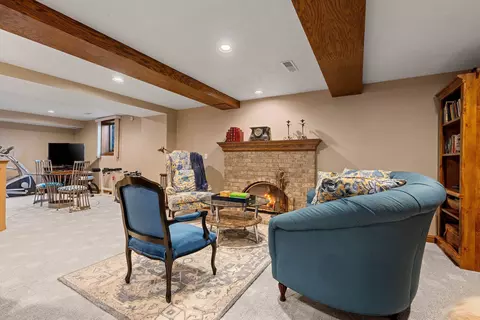 Living - 3117 W Twin Willow Ct, Appleton, WI 54914 photo 10 of 12