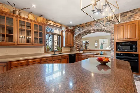 Kitchen - 3117 W Twin Willow Ct, Appleton, WI 54914 photo 9 of 9