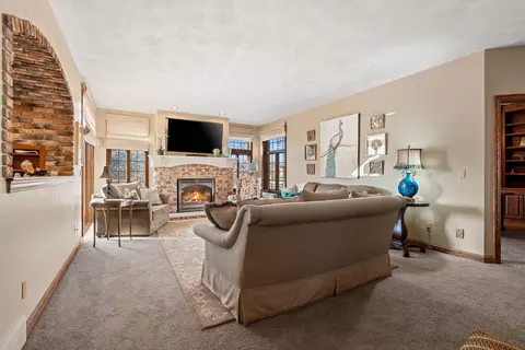 Living - 3117 W Twin Willow Ct, Appleton, WI 54914 photo 8 of 12