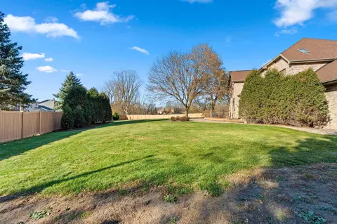 Exterior - 3117 W Twin Willow Ct, Appleton, WI 54914 photo 10 of 11