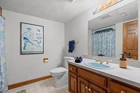 Bath - 3117 W Twin Willow Ct, Appleton, WI 54914 photo 8 of 8
