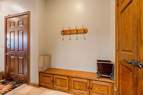 Entry Way - 3117 W Twin Willow Ct, Appleton, WI 54914 photo 7 of 11