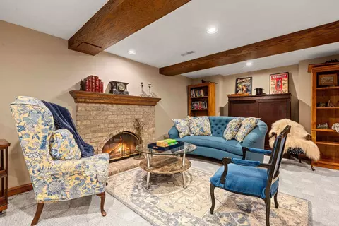 Living - 3117 W Twin Willow Ct, Appleton, WI 54914 photo 9 of 12