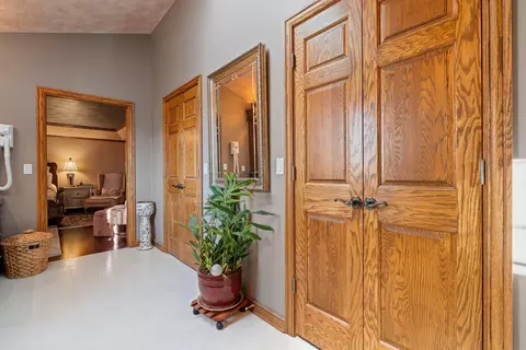 Entry Way - 3117 W Twin Willow Ct, Appleton, WI 54914 photo 11 of 11