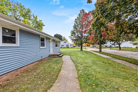Exterior - 2618 S Walden Ave, Appleton, WI 54915 photo 5 of 7