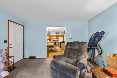 Entry Way - 2618 S Walden Ave, Appleton, WI 54915 photo 2 of 5