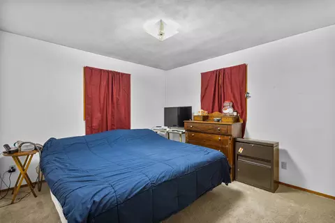 Bedroom - 2618 S Walden Ave, Appleton, WI 54915 photo 6 of 7