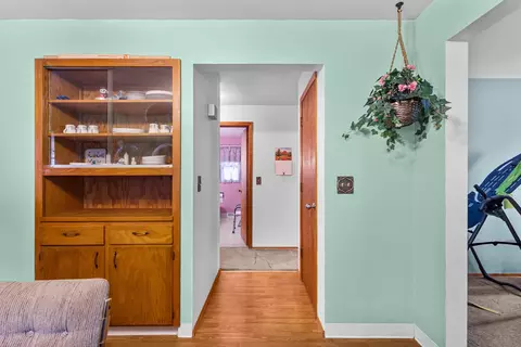 Entry Way - 2618 S Walden Ave, Appleton, WI 54915 photo 3 of 5