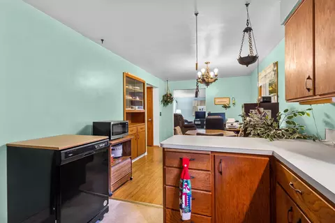 Kitchen - 2618 S Walden Ave, Appleton, WI 54915 photo 6 of 6