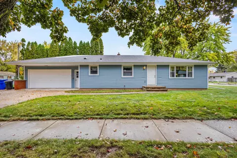Exterior - 2618 S Walden Ave, Appleton, WI 54915 photo 3 of 7