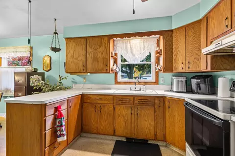 Kitchen - 2618 S Walden Ave, Appleton, WI 54915 photo 1 of 6