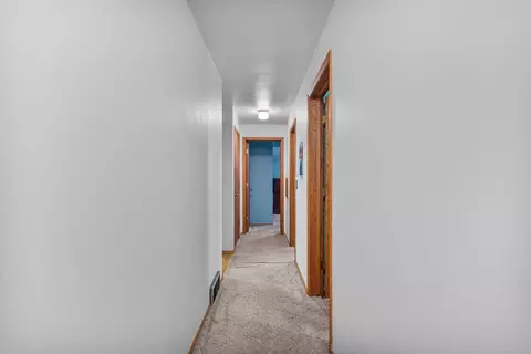 Entry Way - 2618 S Walden Ave, Appleton, WI 54915 photo 4 of 5