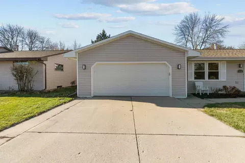 1635 N Mcintosh Dr, Appleton, WI 54914 photo 3