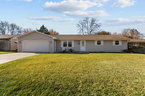 1635 N Mcintosh Dr, Appleton, WI 54914