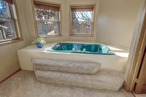 Bath - 624 S Keller Park Dr, Appleton, WI 54914 photo 5 of 5