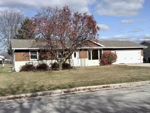 1517 Navarino St, Algoma, WI 54201