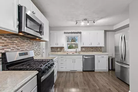 Kitchen - 1719 S Perkins St, Appleton, WI 54914 photo 3 of 4